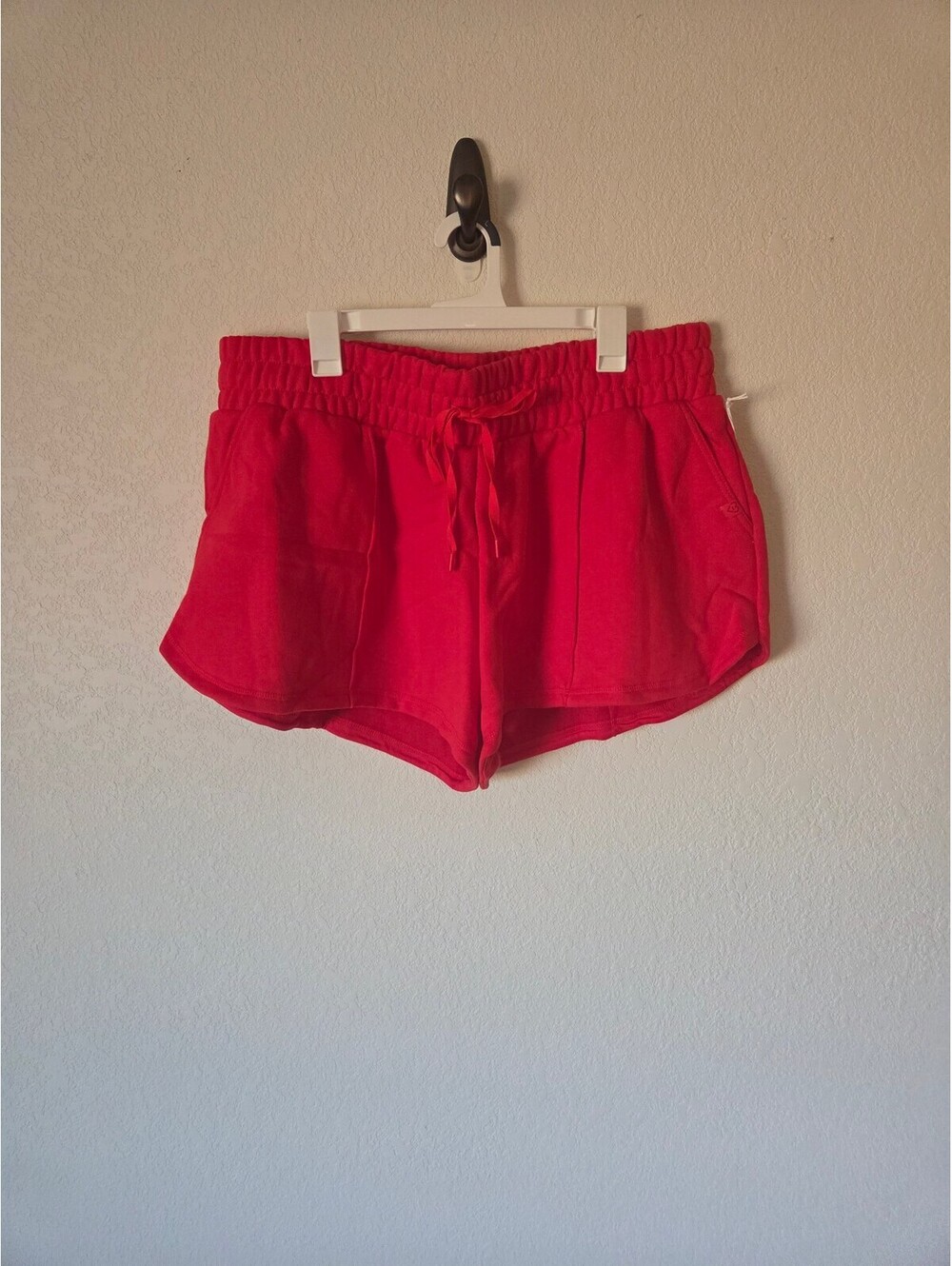Blogilates Marshmallow Dolphin Shorts Red Size 1X